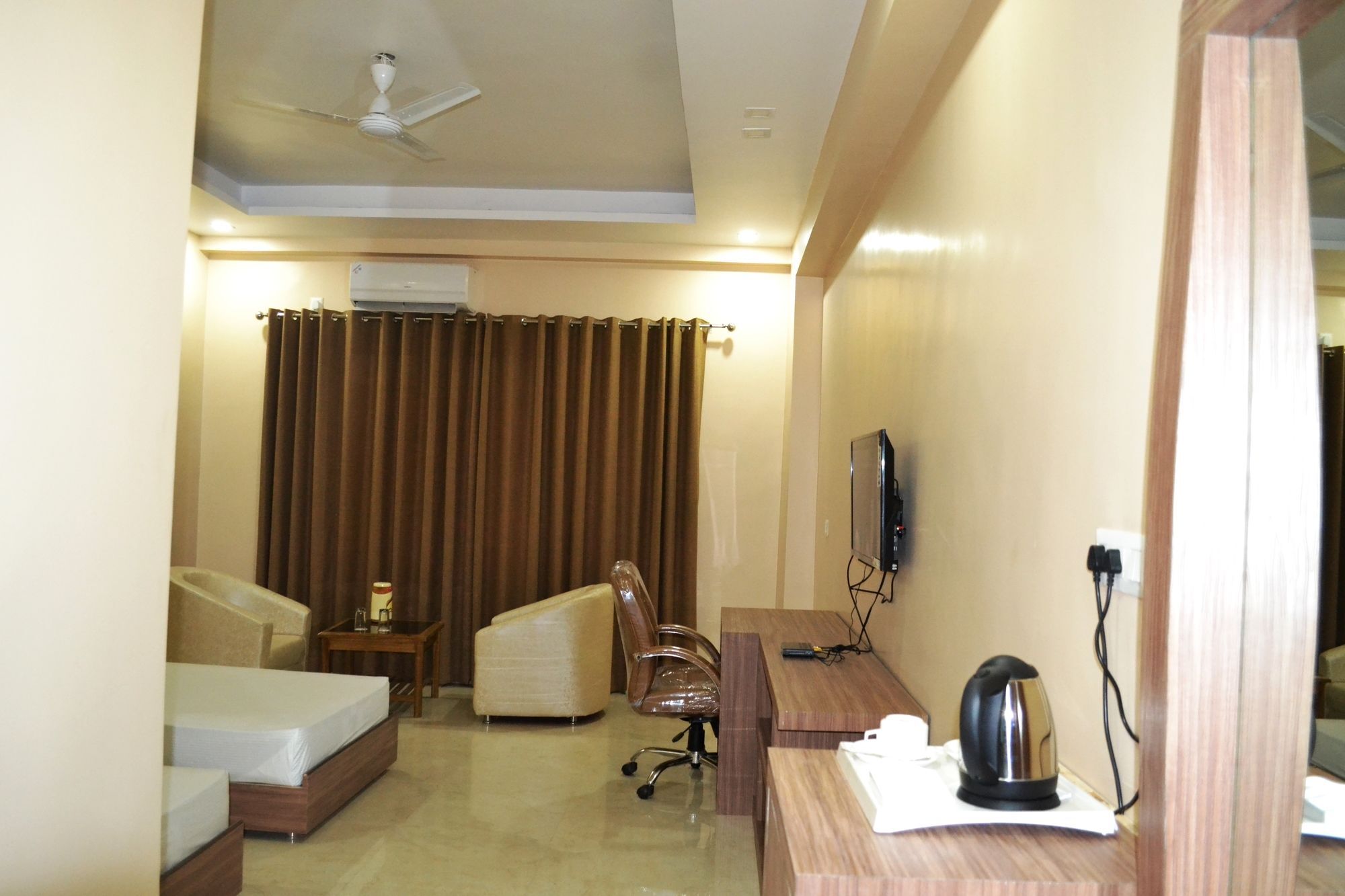 Hotel Siddhartha International Гая Екстер'єр фото